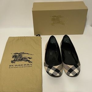 Burberry nova check flats